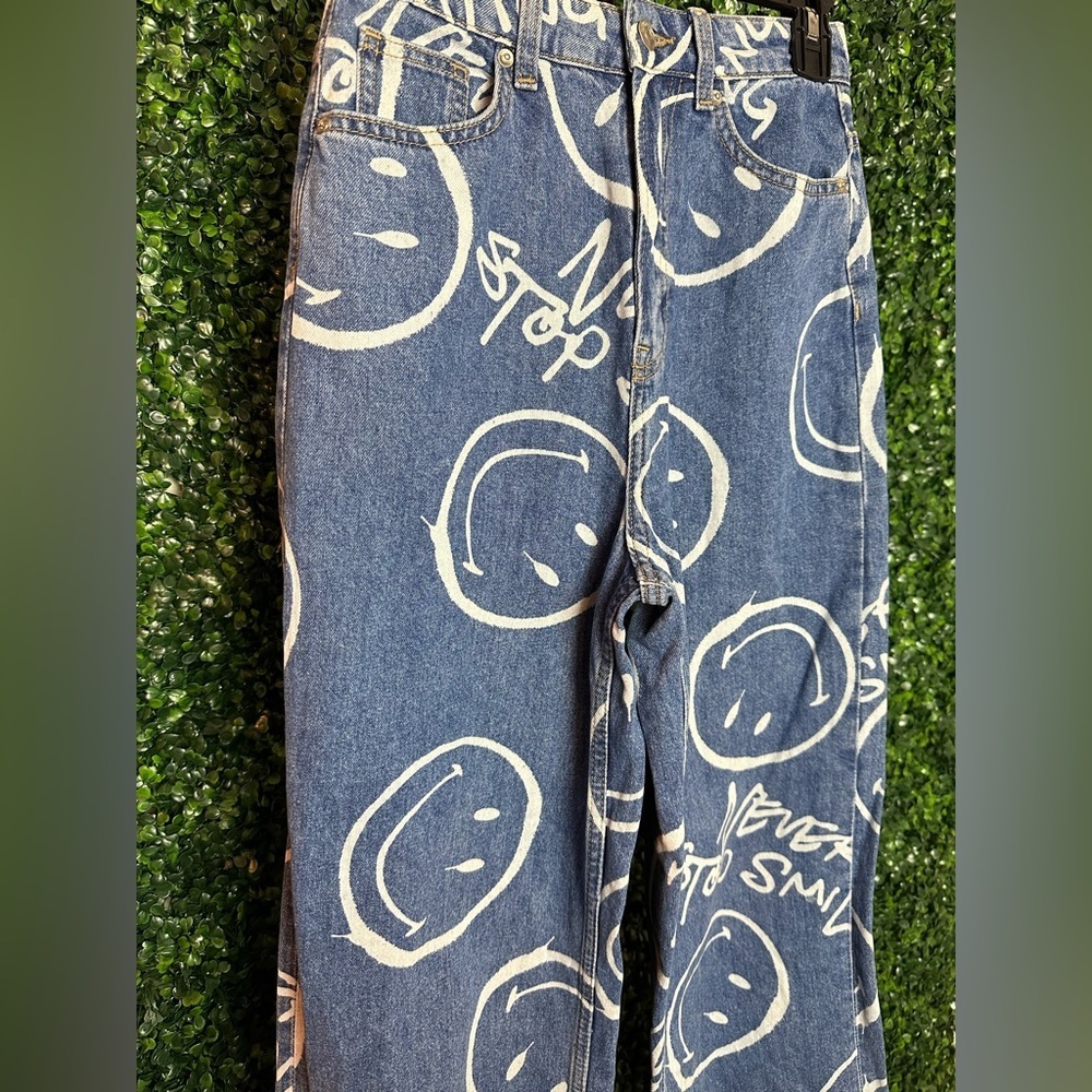 H & M Women’s Jeans Smiley Originals- Sz 2 - Picture 3 of 9